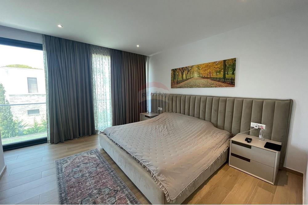 Vile me pishine ne shitje ne San Pietro!