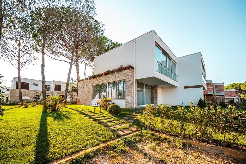 Vile me pishine ne shitje ne San Pietro!