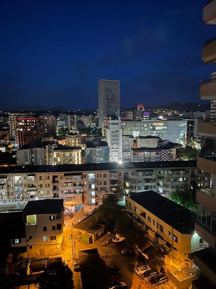 Apartamente me qera ditore, mujore dhe javore.