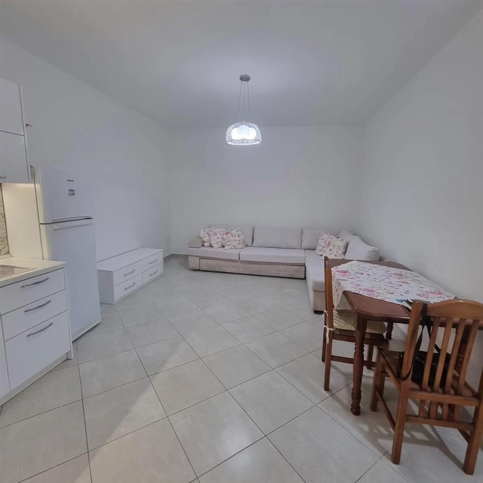 jepet apartament me qera gega oil/plazh