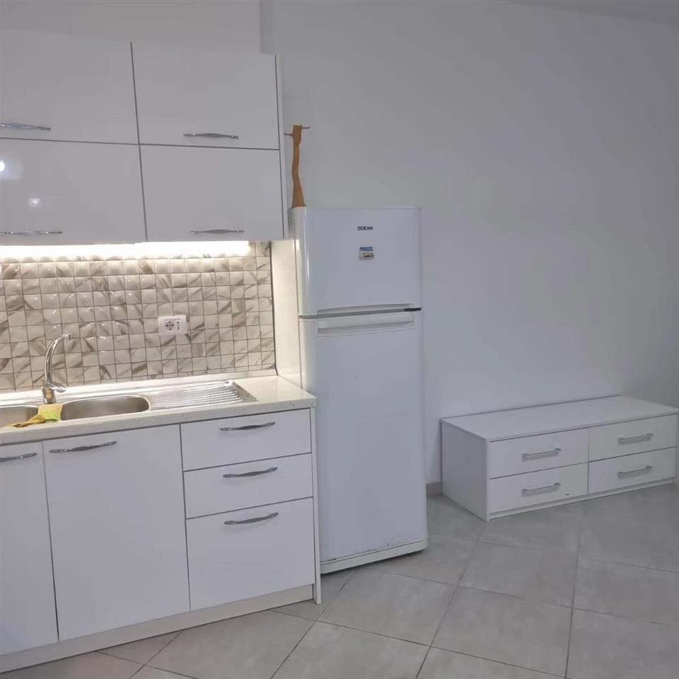 jepet apartament me qera gega oil/plazh