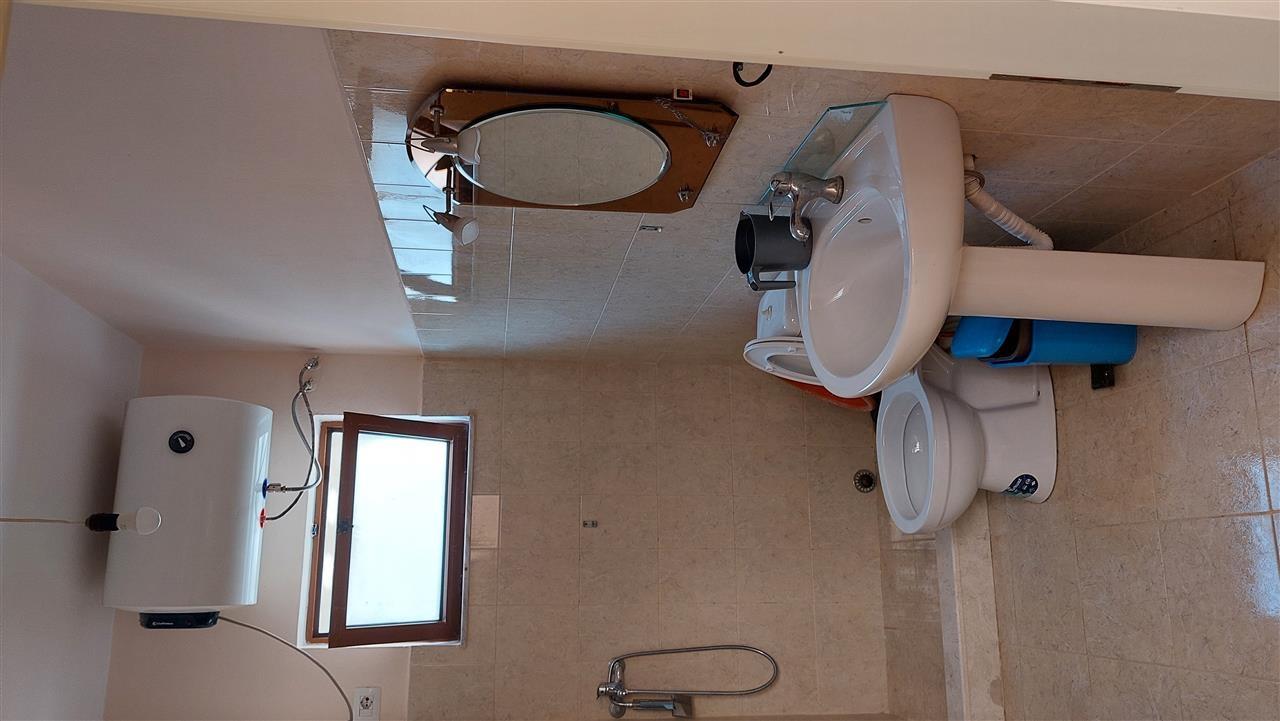 Shtëpi(vilë) tre katëshe me qera