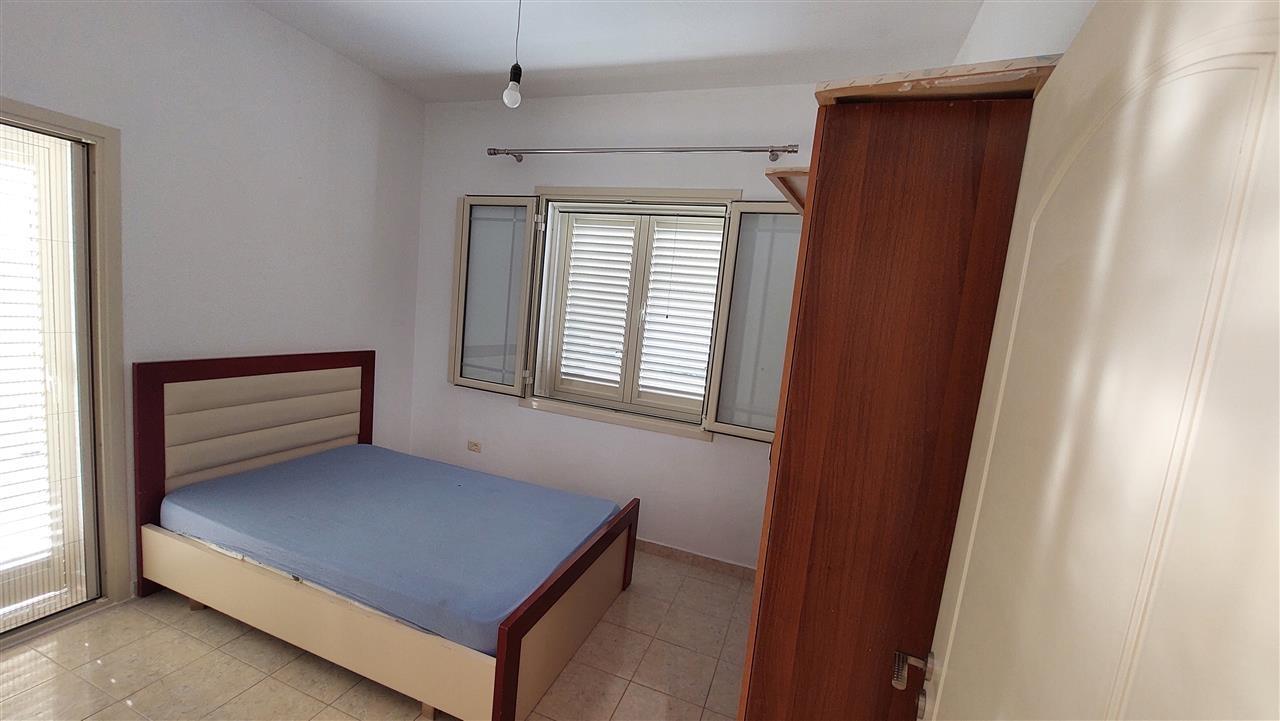 Shtëpi(vilë) tre katëshe me qera