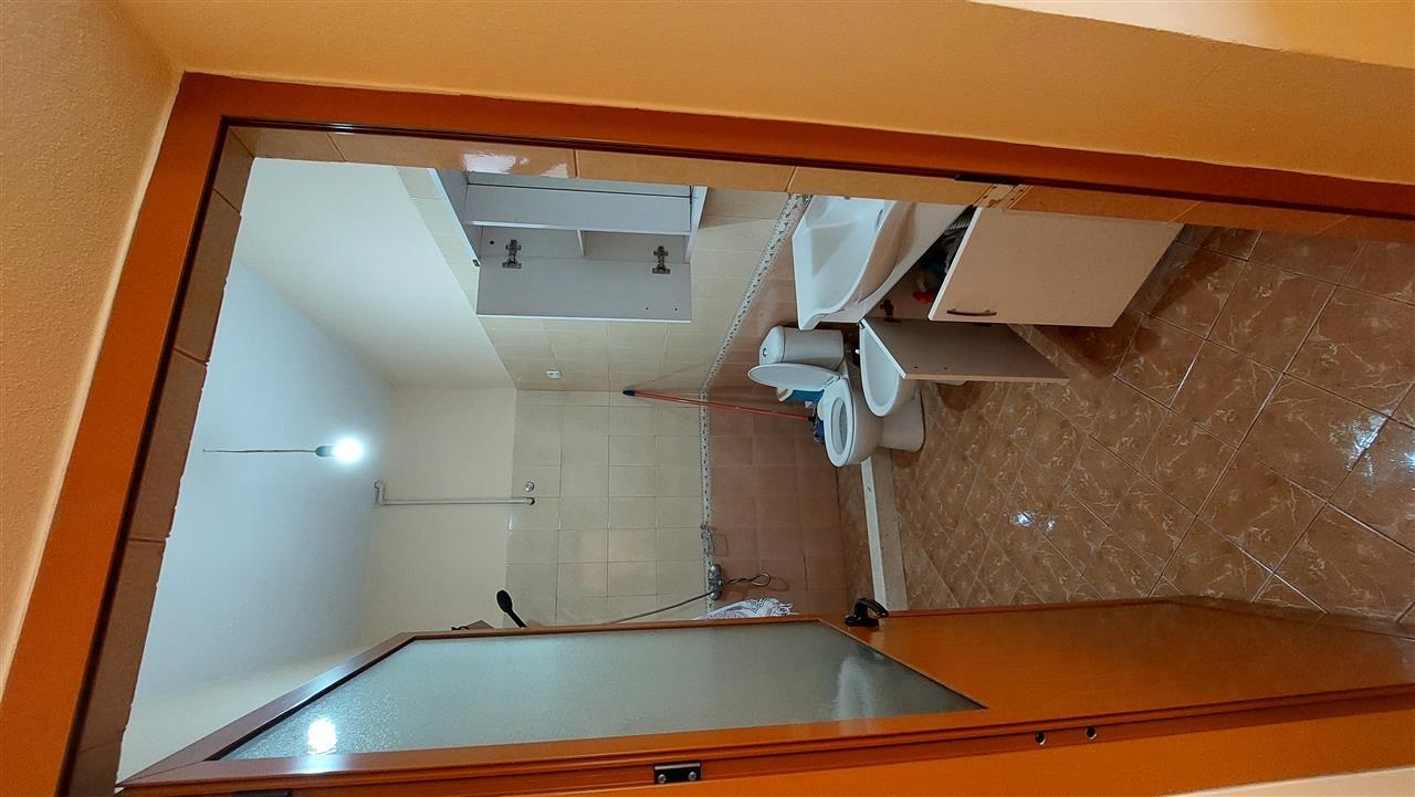 Shtëpi(vilë) tre katëshe me qera