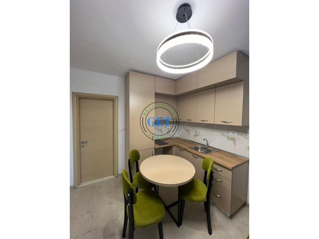 Shitet, Garsoniere e konvertuar ne 1+1, Shkembi i Kavajes, D