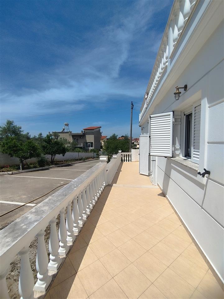 Shitet vila 2 kateshe ne lagjen 1 Maj koder Fier