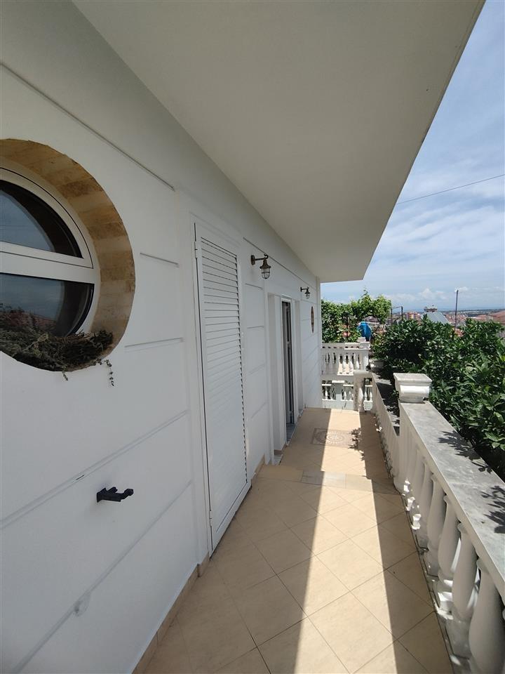 Shitet vila 2 kateshe ne lagjen 1 Maj koder Fier