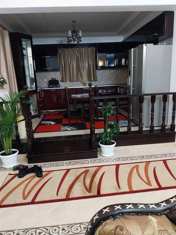 Shitet vila 2 kateshe ne lagjen 1 Maj koder Fier