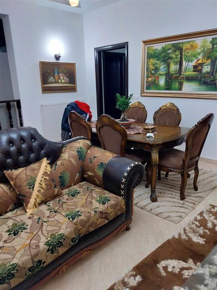 Shitet vila 2 kateshe ne lagjen 1 Maj koder Fier