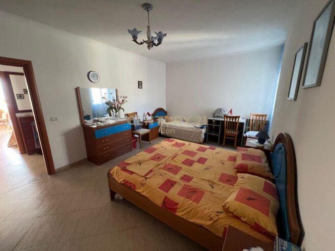 Shitet | Apartament 2+1+2 Qendra e Durresit 116 000 €