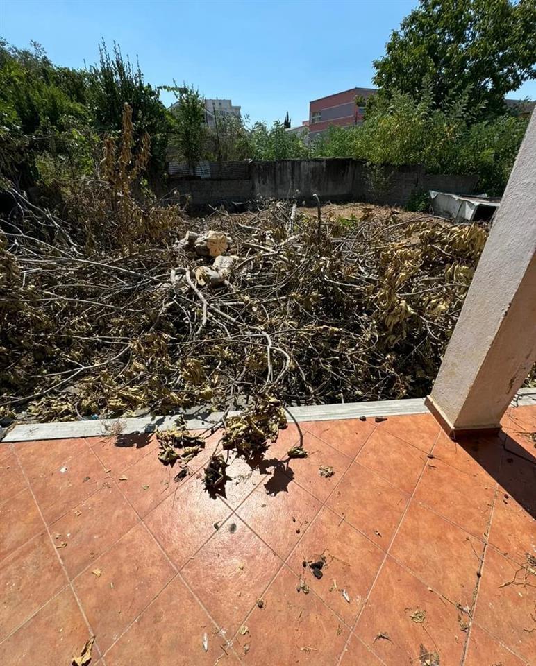 Kavaje,truall +plus shtepi te vjeter afer shkolles “Rilindja