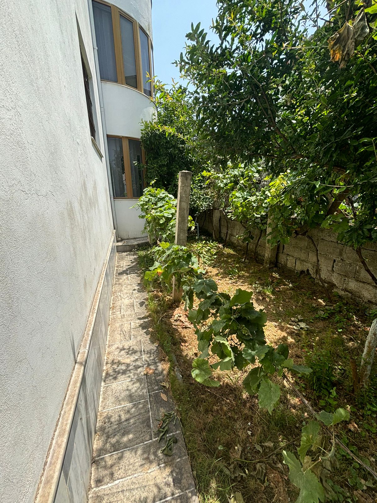 Shitet vila 2-3 kateshe ne Berat – Hyrje te Qyteti