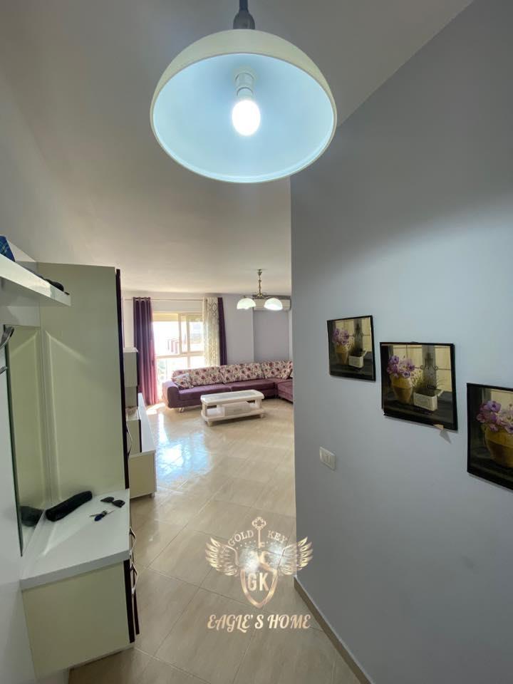 Shitet Super Apartament• Pamje nga deti Vollga