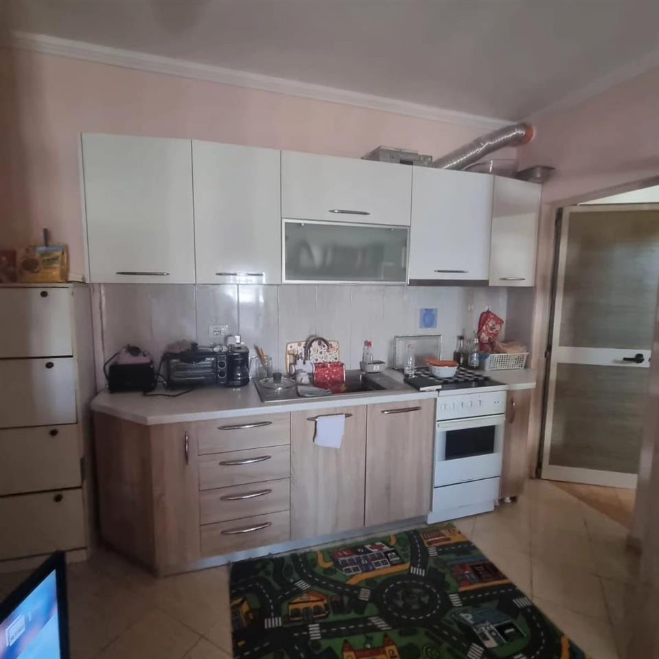 shitet garsoniere Golem