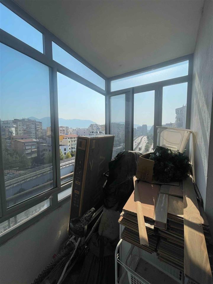 Shitet shtepi 2+1+1 me 2 ballkone 103 m2 drit natyrale