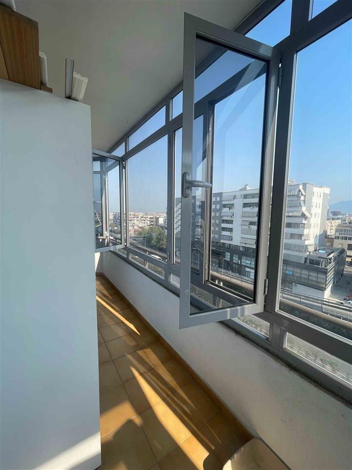 Shitet shtepi 2+1+1 me 2 ballkone 103 m2 drit natyrale