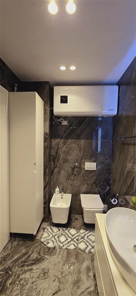 Shitet 2+1 apartament super i areduar