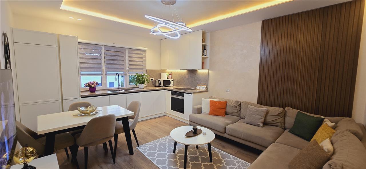 Shitet 2+1 apartament super i areduar