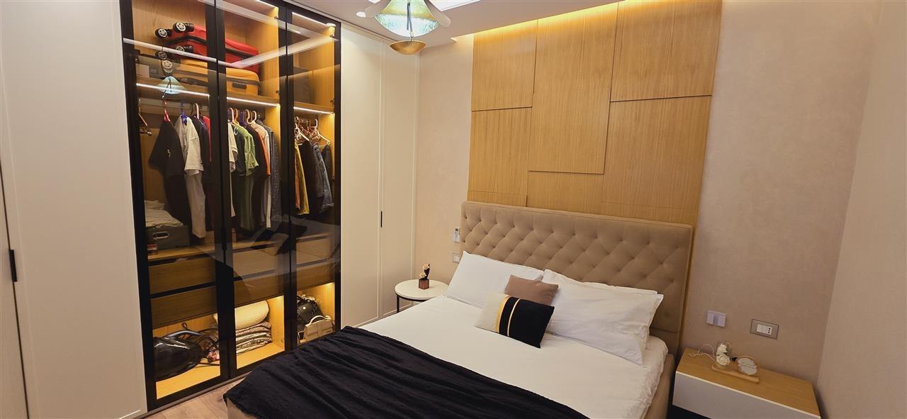 Shitet 2+1 apartament super i areduar