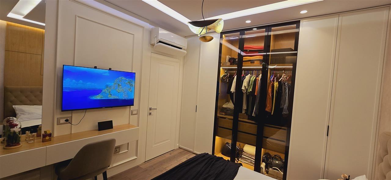 Shitet 2+1 apartament super i areduar