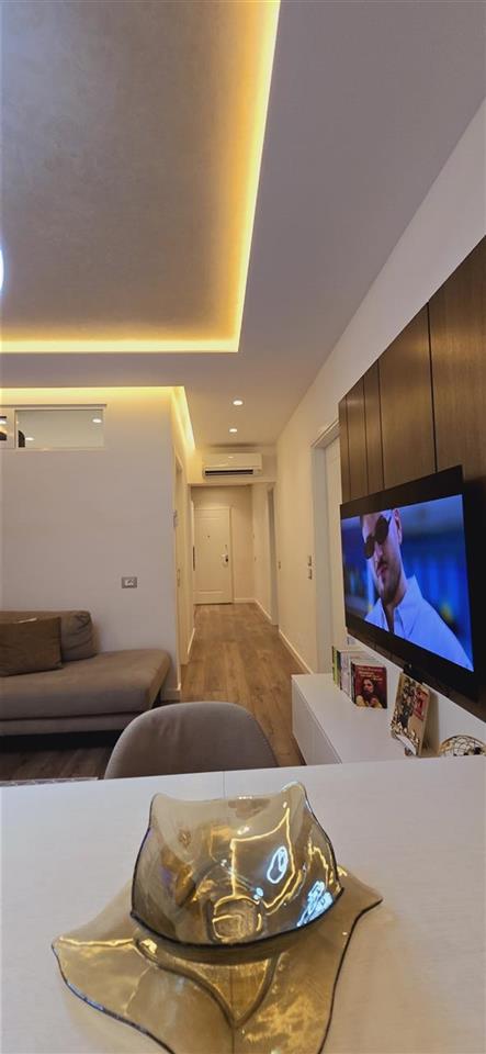 Shitet 2+1 apartament super i areduar