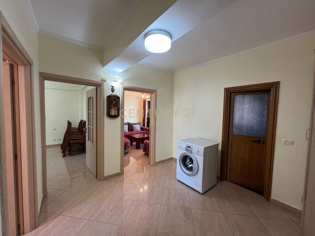 Shitet Apartament 2+1 Qendra e Durresit 94 000 €