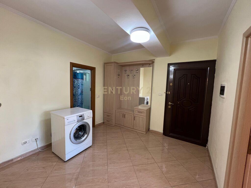 Shitet Apartament 2+1 Qendra e Durresit 94 000 €