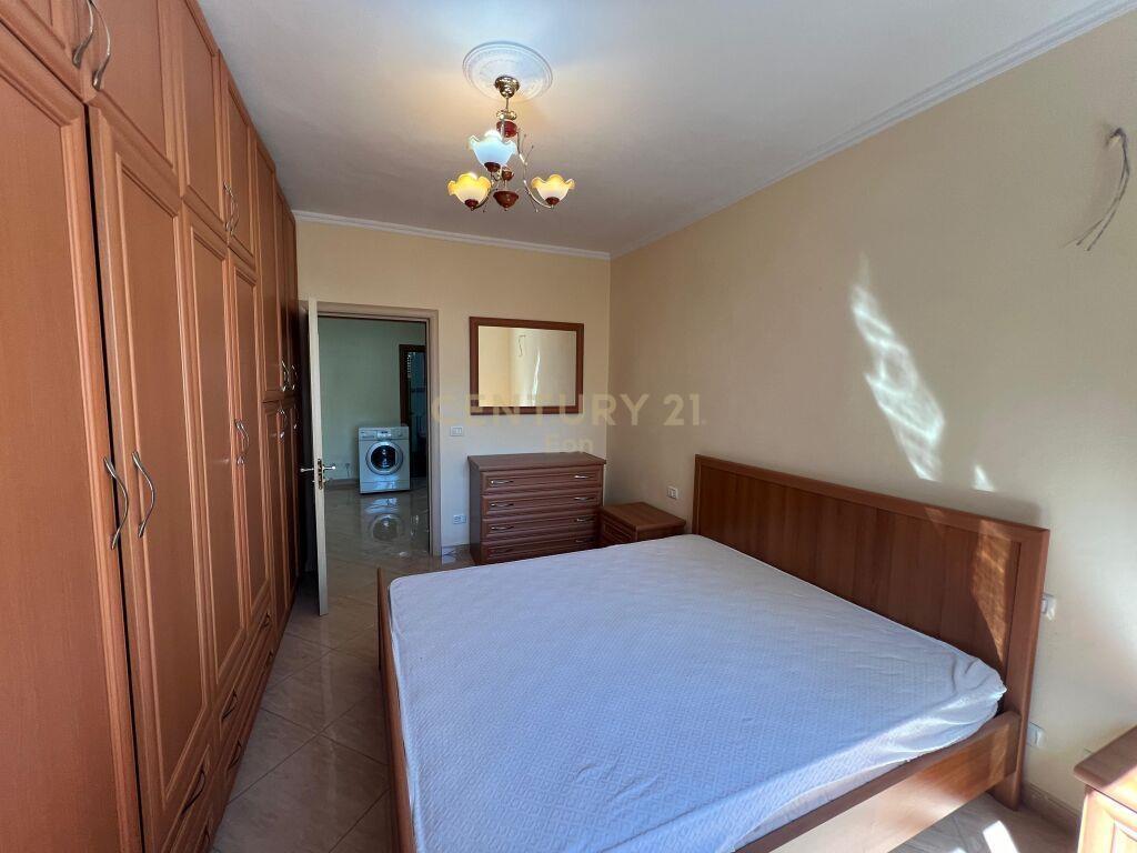 Shitet Apartament 2+1 Qendra e Durresit 94 000 €