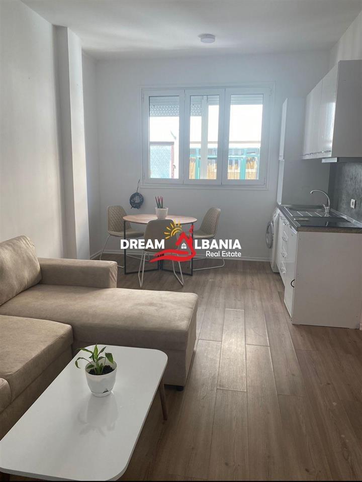 Shiten 2 apartamente 1+1 ne Bllok