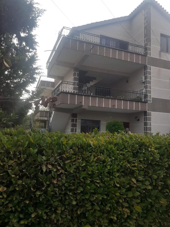 Shitet Shtepi private ne plazh durres