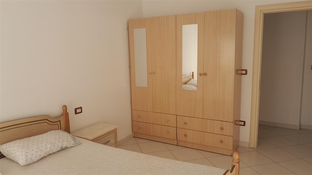 JEPET ME QERA APARTAMENT 2+1 NE QENDER