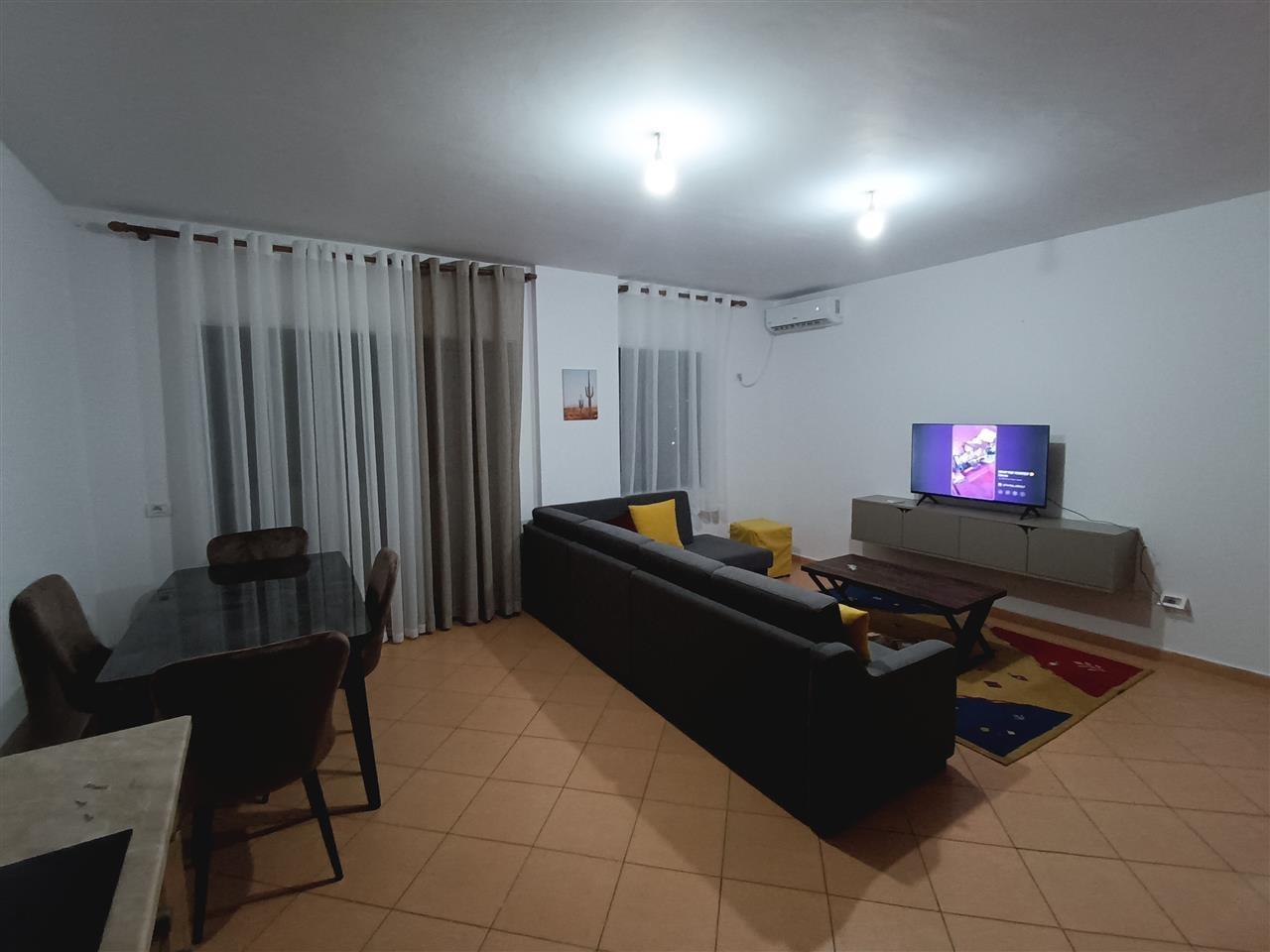 21 dhjetori 2+1 me qera e mobiluar 0694789111