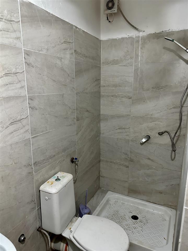 SHITET GARSONIERE TEK SHKEMBI KAVAJES !