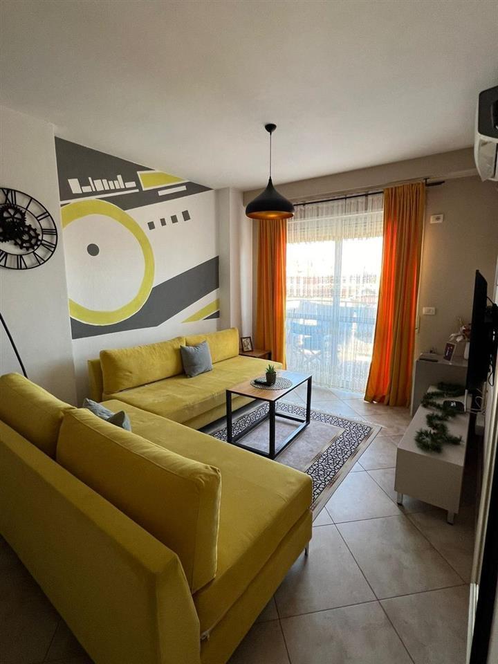 JEPET ME QERA APARTAMENT 1+1 NE QENDER