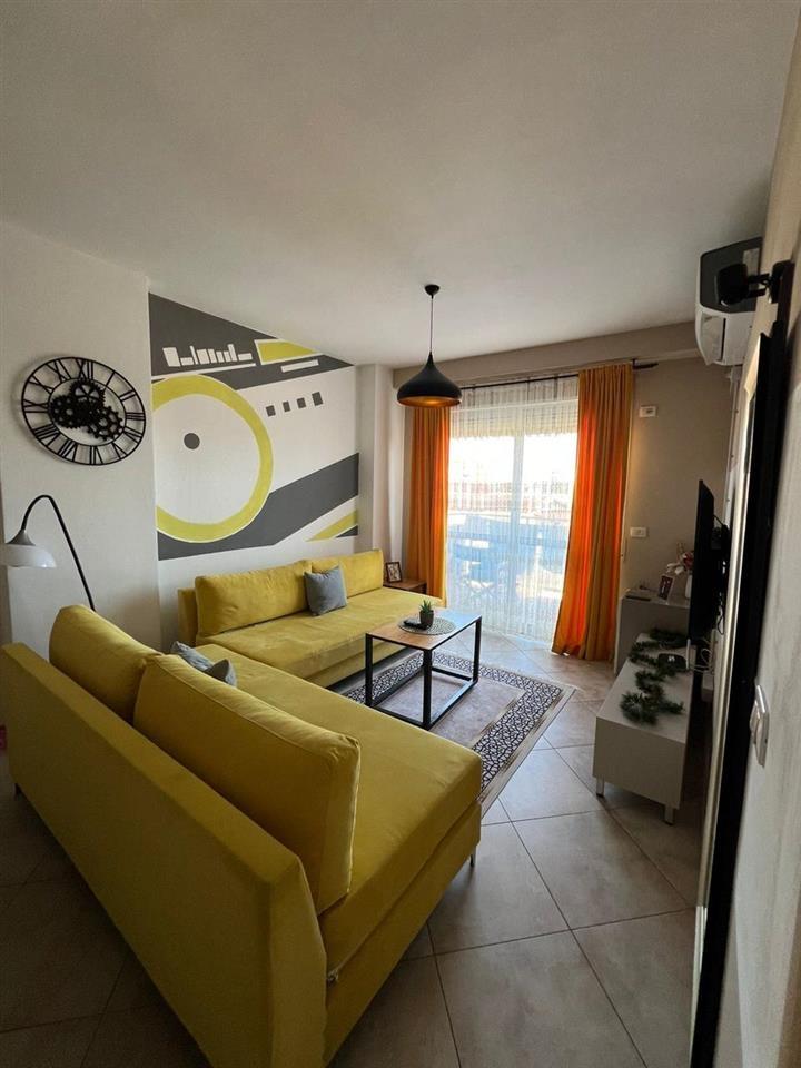 JEPET ME QERA APARTAMENT 1+1 NE QENDER