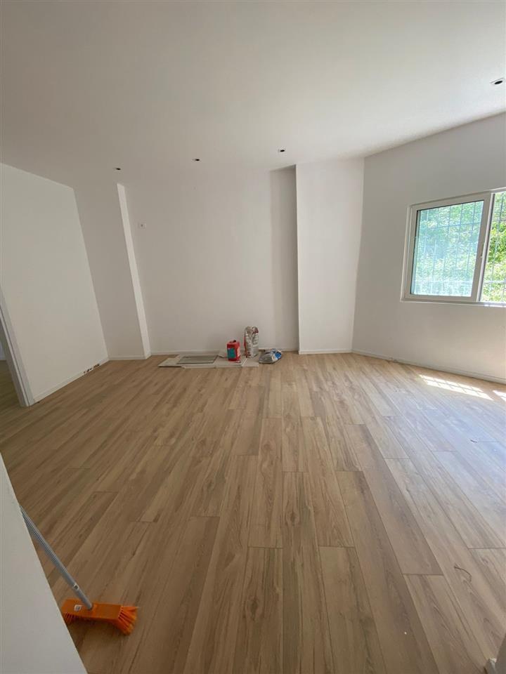 Shitet, Apartament 2+1, Fresku, Tiranë