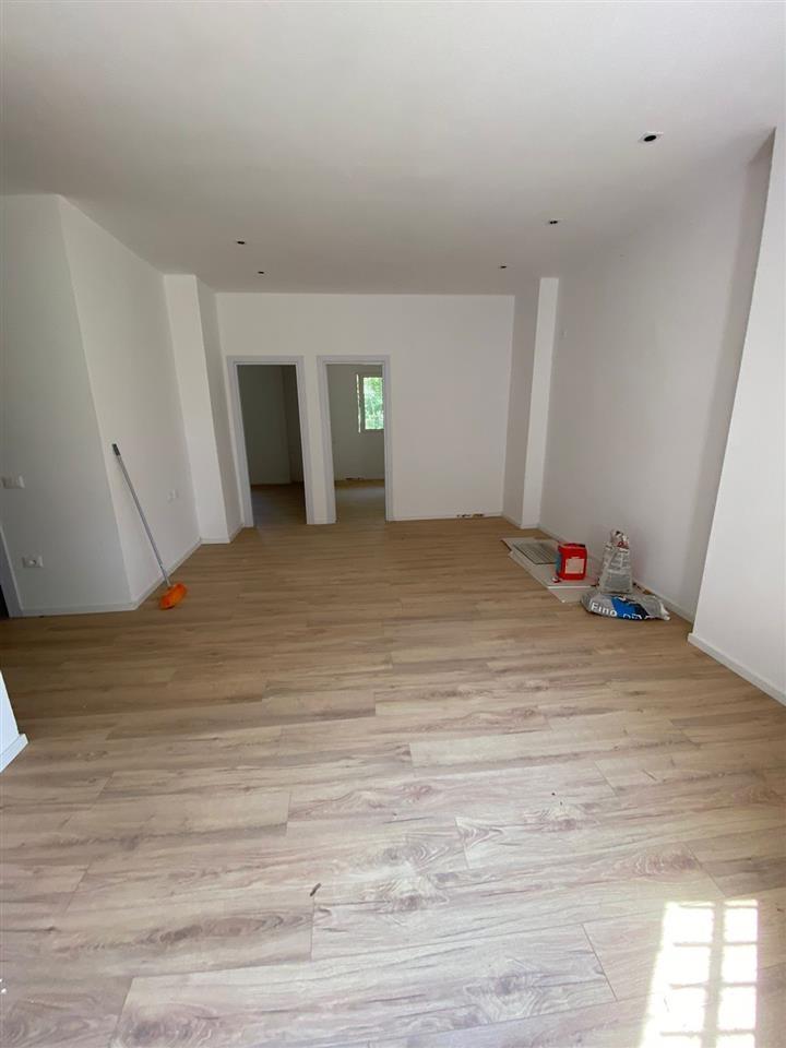 Shitet, Apartament 2+1, Fresku, Tiranë