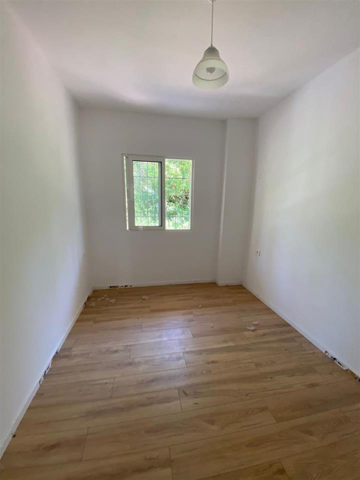 Shitet, Apartament 2+1, Fresku, Tiranë