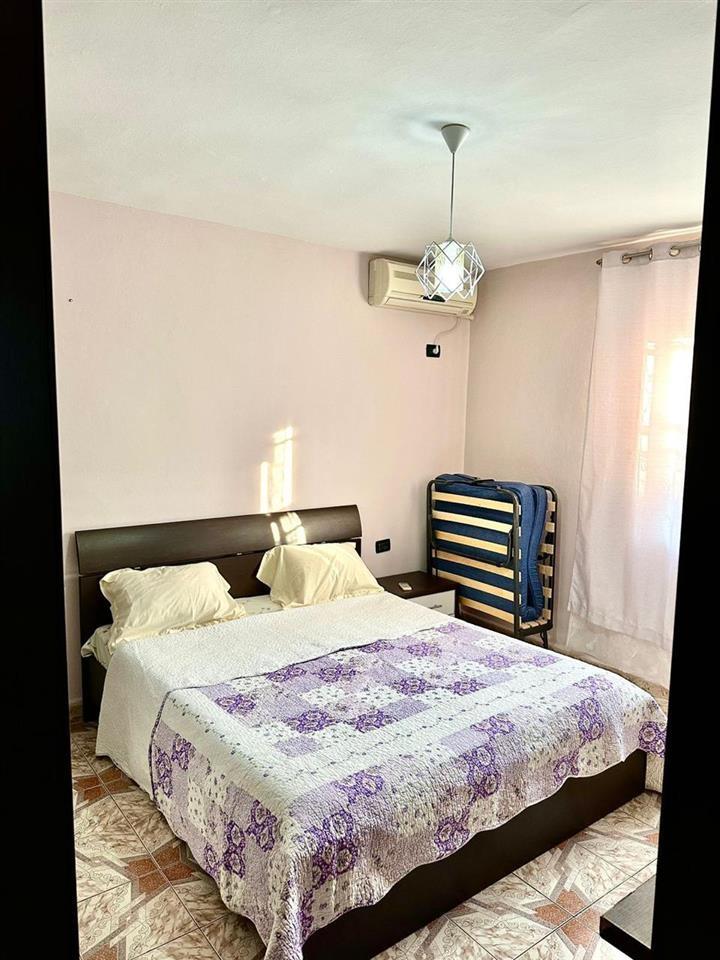 Jepet me qera apartament 1+1 tek ish-restorant Durresi