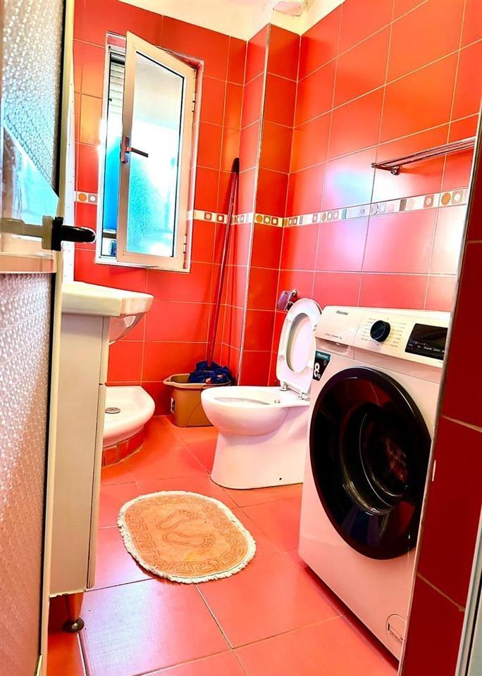 Jepet me qera apartament 1+1 tek ish-restorant Durresi