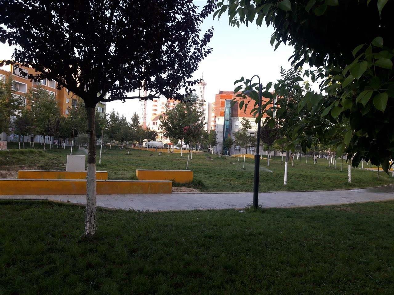 Në qendër të Fierit – shitet për biznes