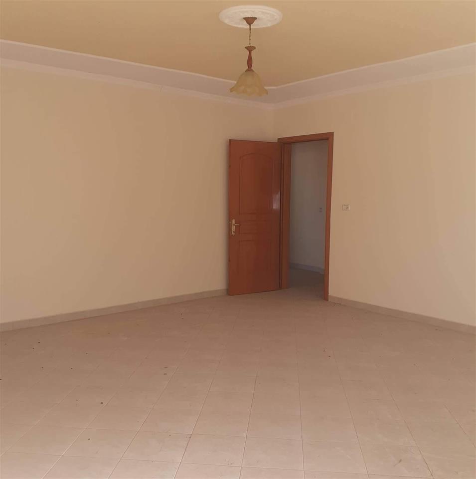 Shitet Apartament Qender Permet