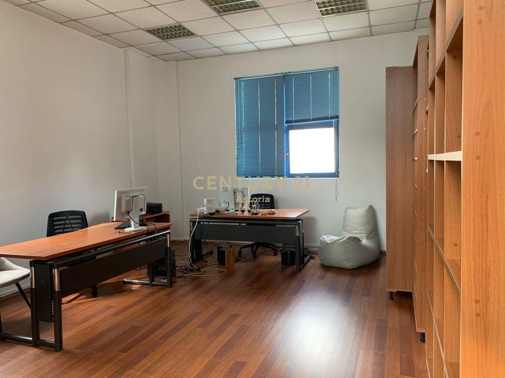 Qira Zyre 46 m² Sheshi Wilson 500 €