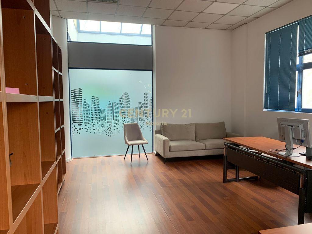 Qira Zyre 46 m² Sheshi Wilson 500 €