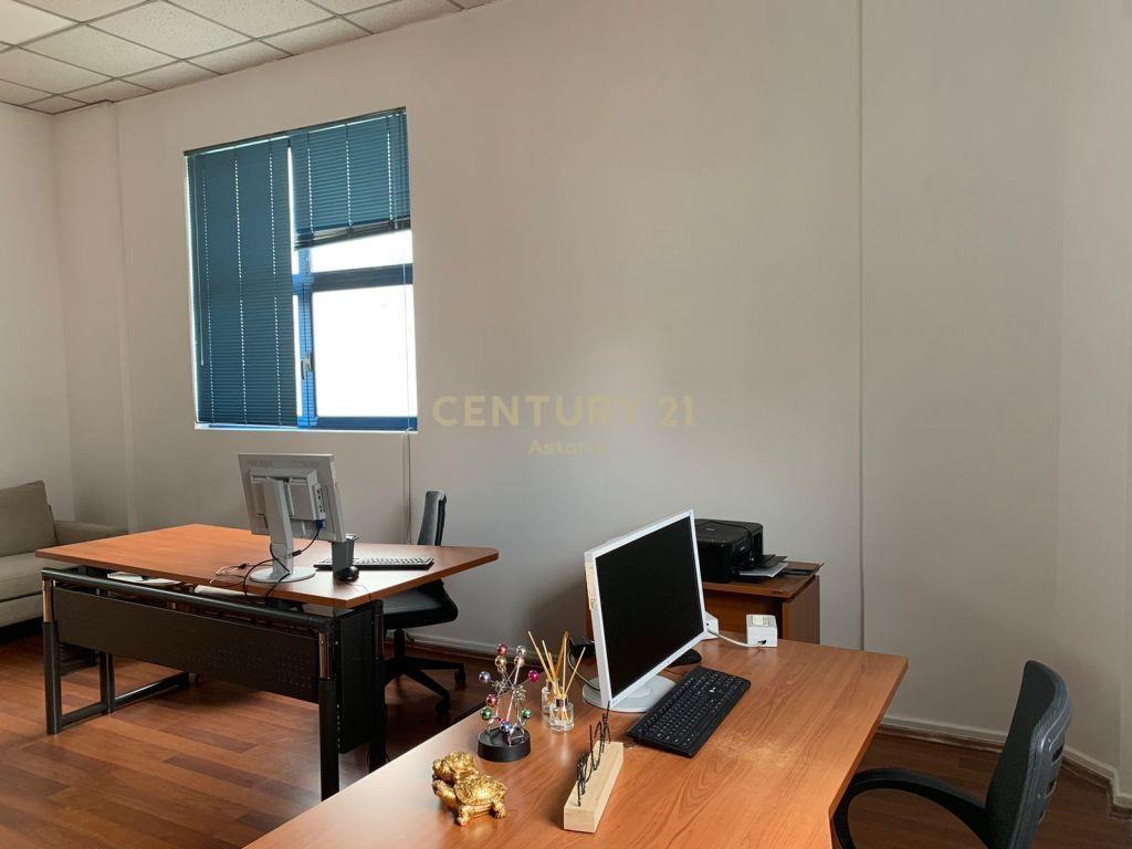 Qira Zyre 46 m² Sheshi Wilson 500 €