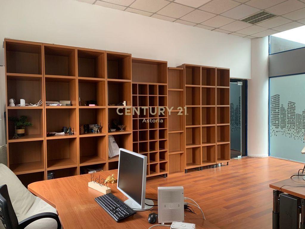 Qira Zyre 46 m² Sheshi Wilson 500 €