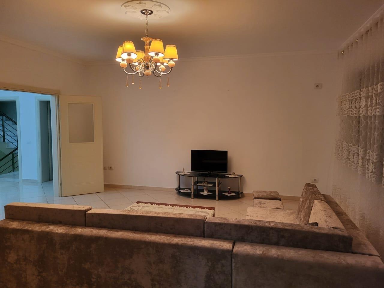 Jepet 3+1+2 me qera prane TEGUT