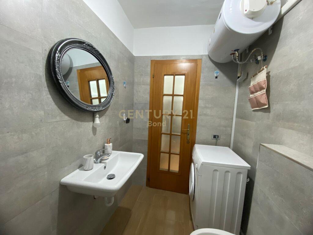 Qira Apartamenti 3+1+2 700 € 21 Dhjetori