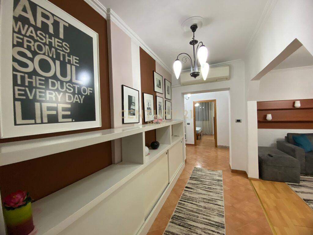 Qira Apartamenti 3+1+2 700 € 21 Dhjetori