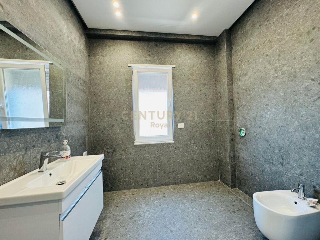 Qira Apartament 2+1+2 2000 € 9 Kateshet 140 m²